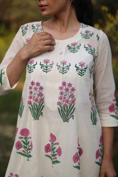 Nazar By Indu_Ivory Cotton Embroidery Round Neck Floral Kurta Set _Online_at_Aza_Fashions