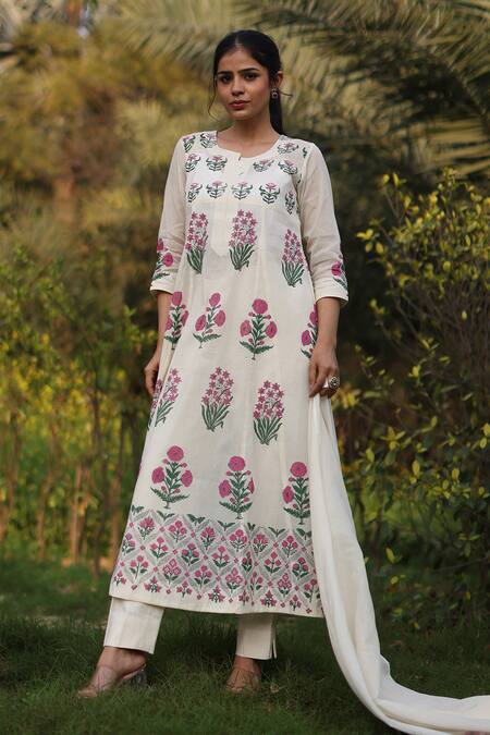 Buy_Nazar By Indu_Ivory Cotton Embroidery Round Neck Floral Kurta Set _Online_at_Aza_Fashions