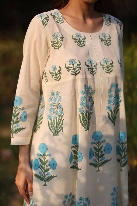 Nazar By Indu_Ivory Cotton Embroidery Round Neck Floral Kurta Set _Online_at_Aza_Fashions