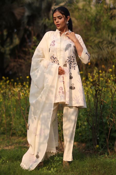 Nazar By Indu Ivory Cotton Embroidery Collared Floral 3 Piece Set 