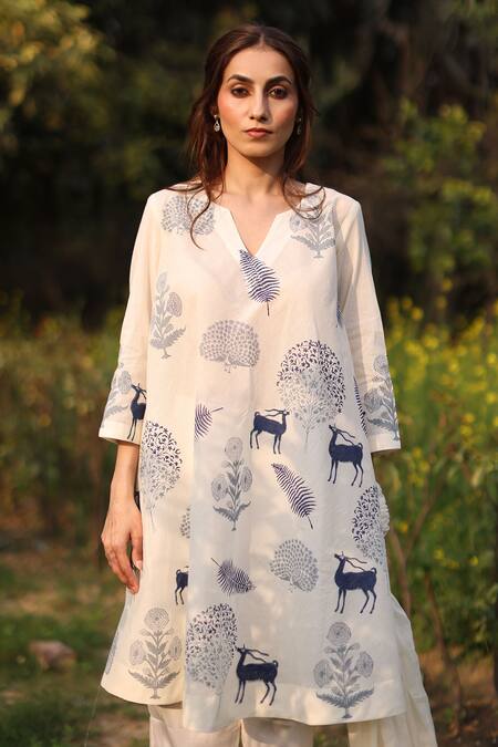 Nazar By Indu_Ivory Cotton Split V-neck Printed Kurta Set _Online_at_Aza_Fashions