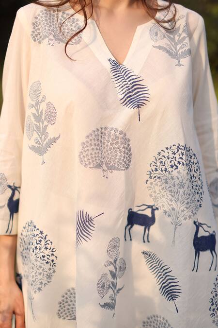 Shop_Nazar By Indu_Ivory Cotton Split V-neck Printed Kurta Set _Online_at_Aza_Fashions