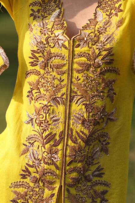 Nazar By Indu_Yellow Cotton Embroidery Round Neck Tunic And Pant Set _at_Aza_Fashions