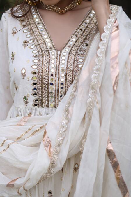 Buy_Nazar By Indu_Ivory Cotton Sequins, Embroidery V-neck Kurta Gharara Set 