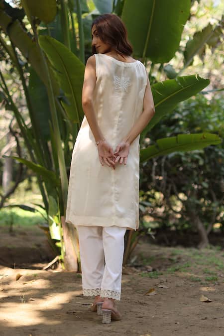 Nazar By Indu White Organza Satin Kurta & Pant Set 