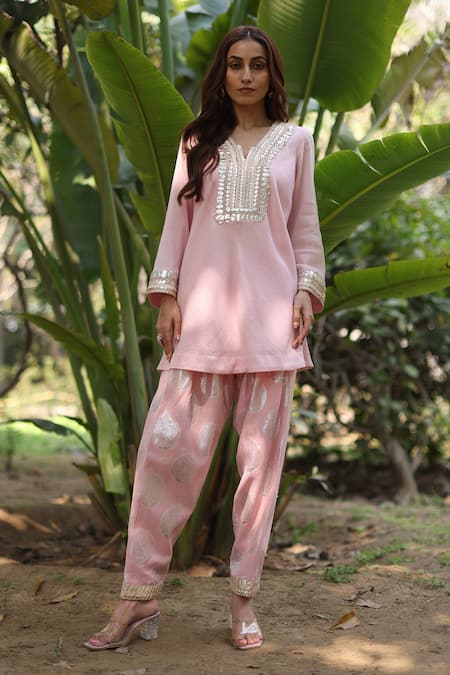 Nazar By Indu Pink Cotton Sequins Round Neck Designer Tunic And Pant Set 