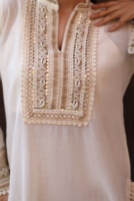 Shop_Nazar By Indu_Ivory Cotton, Georgette Embroidery Split V-neck Kurta Pant Set _Online_at_Aza_Fashions