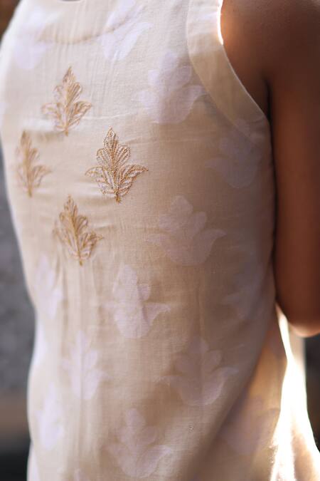 Shop_Nazar By Indu_Ivory Cotton, Jacquard Embroidery V-neck Aari Tunic And Pant Set _Online_at_Aza_Fashions