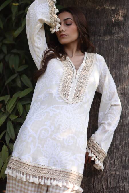 Nazar By Indu_Ivory Cotton, Jacquard Tassels V-neck Tunic And Pant Set _Online_at_Aza_Fashions