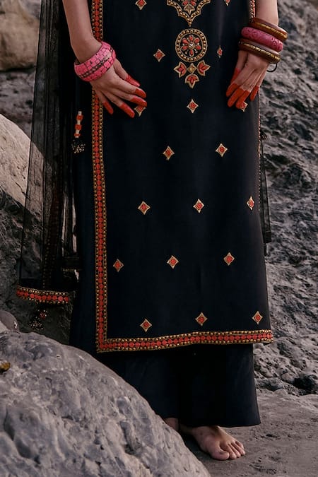 Surily G Black Embroidered Pants 