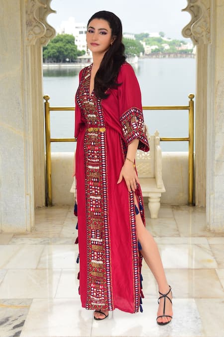 Buy_Surily G_Maroon Silk Embroidery V-neck Tribal Kaftan With _Online_at_Aza_Fashions