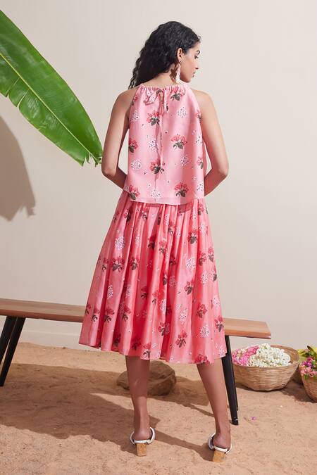 Shop Dressfolk Pink Chanderi Halter Neck Floral Top And Skirt Set at Aza Fashions Shop_Dressfolk_Pink Chanderi Halter Neck Floral Top And Skirt Set_at_Aza_Fashions