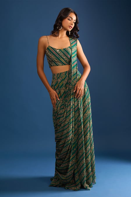 Samyukta Singhania_Green Georgette Sequins Round Neck Hand Embroidered Pre-draped Saree Set _Online_at_Aza_Fashions