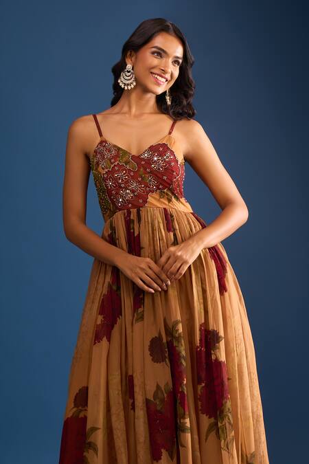 Samyukta Singhania_Brown Organza Sequins Sweetheart Neck Floral Embroidered Gown _at_Aza_Fashions