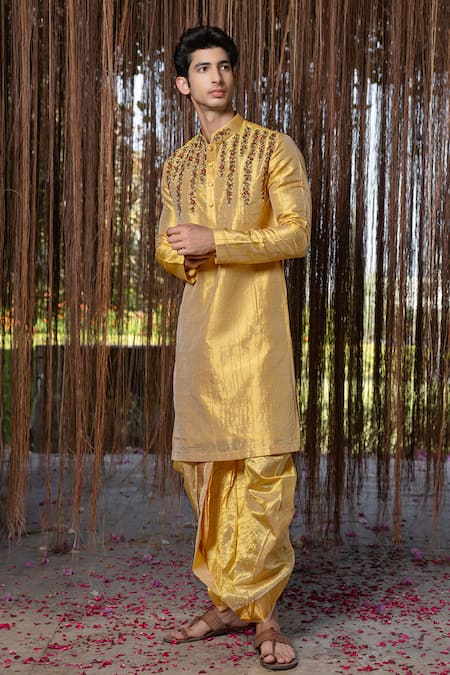 Hilo Design Gold Machine Kanjivaram Pattu Set 