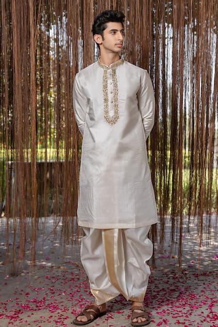 Hilo Design White KANJIVARAM Hand Embroidered Set 