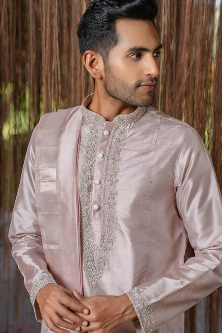 Hilo Design Beige Embroidery Sandstone Kanjivaram Set Online at Aza Fashions Hilo Design_Beige Embroidery Sandstone Kanjivaram Set _Online_at_Aza_Fashions