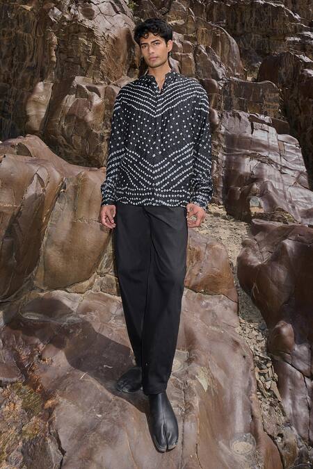 Shop Dash And Dot Black Viscose Embroidery Bandhani Print Shirt Shop_Dash And Dot_Black Viscose Embroidery Bandhani Print Shirt