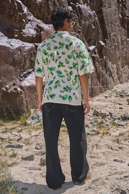 Dash And Dot Leaf Print Short Sleeve Shirt 