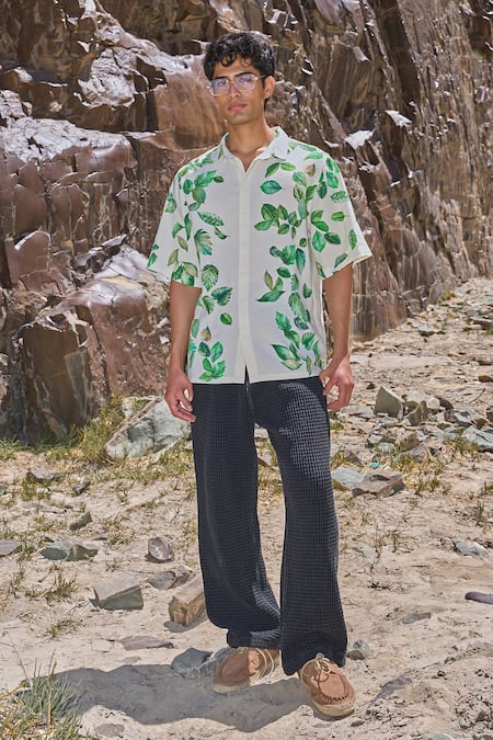 Buy Dash And Dot Black Cotton Washed Textured Pant Online at Aza Fashions Buy_Dash And Dot_Black Cotton Washed Textured Pant _Online_at_Aza_Fashions