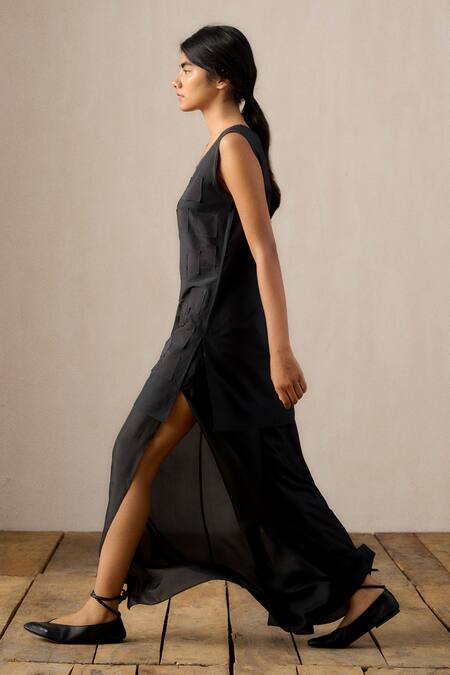 Ituvana_Black Cotton, Silk Applique Round Neck Tunic And Pant Set _at_Aza_Fashions