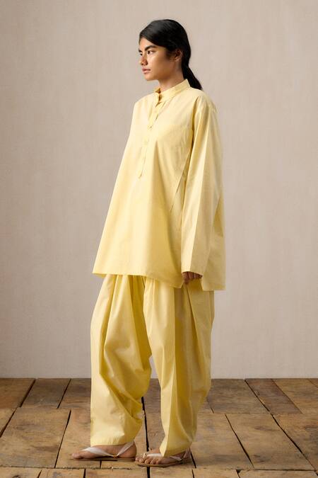 Ituvana_Yellow Cotton Applique Mandarin Collar Deepa Kurta Set _at_Aza_Fashions