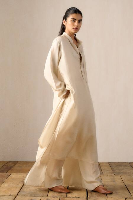 Ituvana_Beige Silk Applique Collared Kurta Set _at_Aza_Fashions