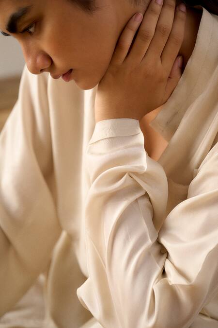 Shop_Ituvana_Beige Silk Applique Collared Kurta Set 