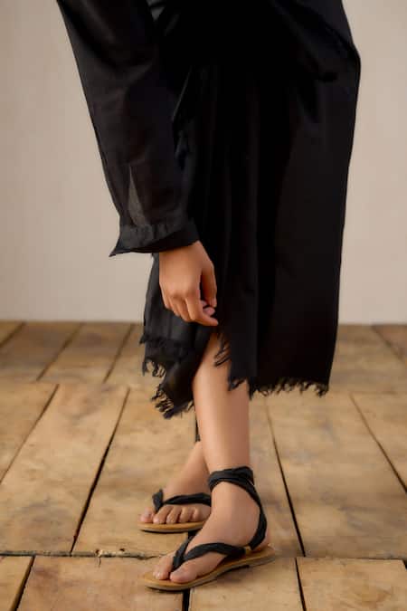 Buy_Ituvana_Black Cotton Applique Round Neck Sarong-style Shirt Dress 