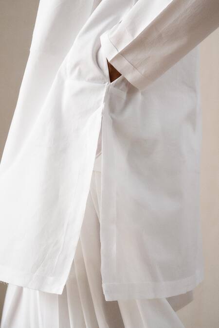 Buy_Ituvana_White Cotton Applique Pathani Kurta Set _Online_at_Aza_Fashions