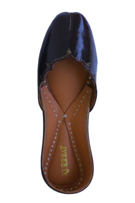 Buy_Kurrbat_Brown Cocoa Designer Juttis _Online_at_Aza_Fashions