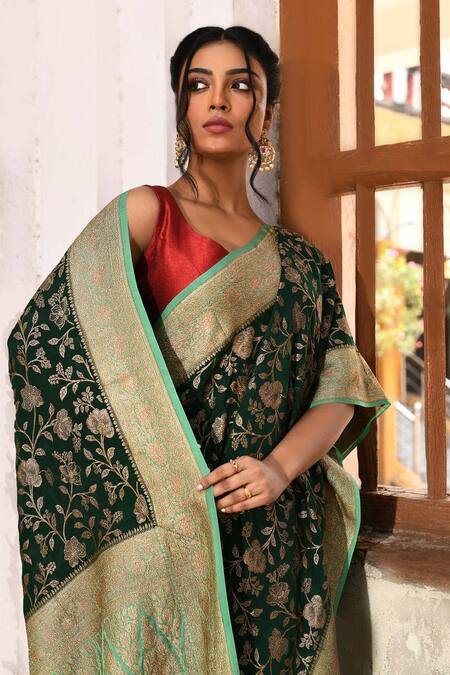 Naaritva India_Green Crepe, Chiffon, Silk Zari Banarasi Hand Woven Saree With Running Blouse _at_Aza_Fashions