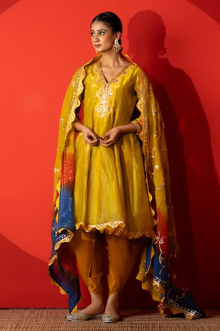 Buy_Yuvraani Jaipur_Yellow Silk, Crepe, Organza Embroidery V-neck Designer Kurta Set With Dupatta _Online_at_Aza_Fashions