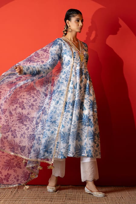 Buy_Yuvraani Jaipur_Ivory Chanderi, Cambric, Cotton, Organza Embroidery V-neck And Blue Kurta Set _Online_at_Aza_Fashions