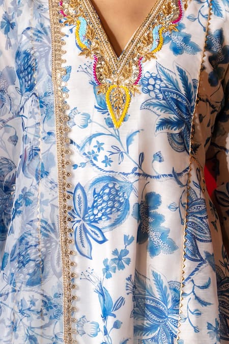 Shop_Yuvraani Jaipur_Ivory Chanderi, Cambric, Cotton, Organza Embroidery V-neck And Blue Kurta Set 