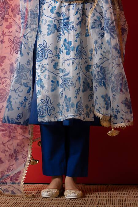 Shop_Yuvraani Jaipur_Ivory Chanderi, Cambric, Cotton, Organza Embroidery, Tassels Floral Kurta Set 