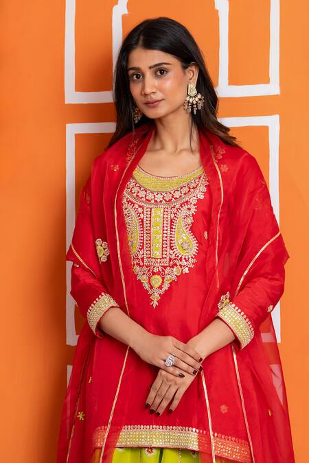 Buy_Yuvraani Jaipur_Red Silk, Organza Sequins, Embroidery Round Neck Lehenga Kurta Set _Online_at_Aza_Fashions