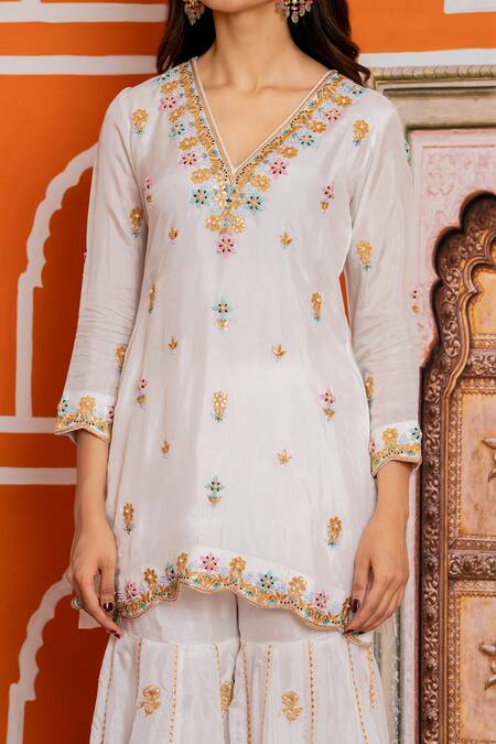 Yuvraani Jaipur_Ivory Silk, Shantoon, Organza Embroidery V-neck Kurta Sharara Set _at_Aza_Fashions