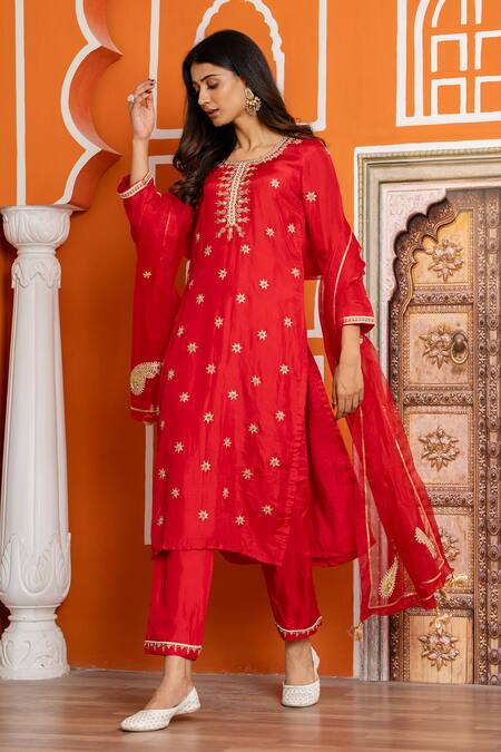 Buy_Yuvraani Jaipur_Red Silk, Shantoon, Organza Sequins, Tassels, Embroidery Kurta Pant Dupatta Set 