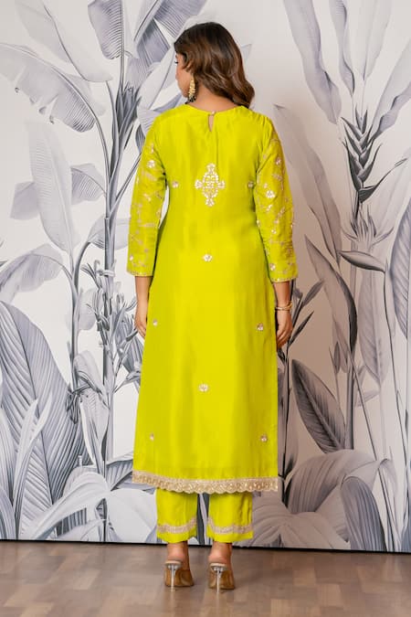 Yuvraani Jaipur Designer Kurta Set with Dupatta & Potli 