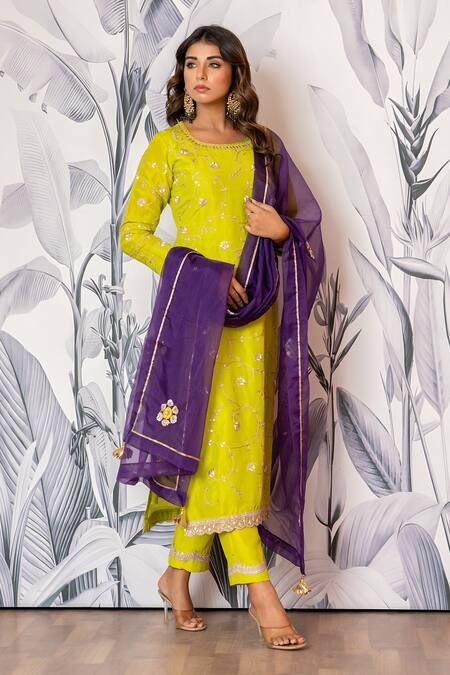 Shop_Yuvraani Jaipur_Green Silk, Shantoon, Organza Embroidery Round Designer Kurta Set With Dupatta _Online_at_Aza_Fashions