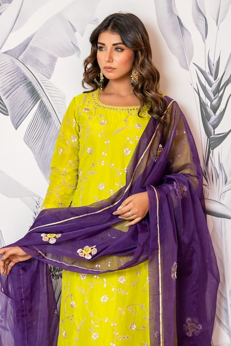 Buy_Yuvraani Jaipur_Green Silk, Shantoon, Organza Embroidery Round Designer Kurta Set With Dupatta 