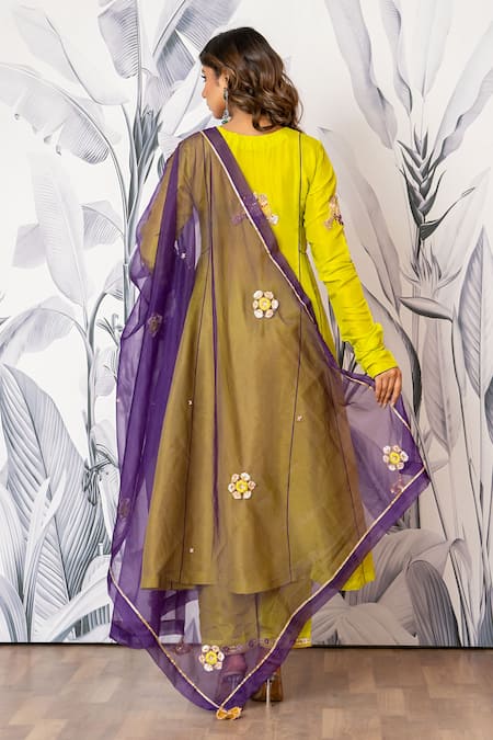 Yuvraani Jaipur_Green Silk, Shantoon, Organza Embroidery Round Designer Kurta Pant Dupatta Set _Online_at_Aza_Fashions