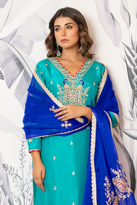 Yuvraani Jaipur_Blue Silk, Shantoon, Organza Sequins, Embroidery V-neck Kurta Set With Dupatta _at_Aza_Fashions