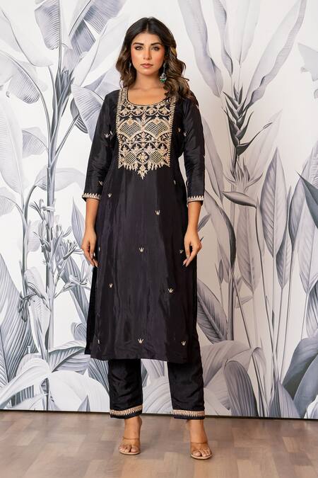 Shop_Yuvraani Jaipur_Black Silk, Shantoon, Organza Sequins, Embroidery Round Kurta Pant Dupatta Set 