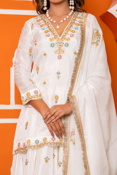 Yuvraani Jaipur_Ivory Silk, Shantoon, Organza Embroidery V-neck Kurta Sharara Set _at_Aza_Fashions