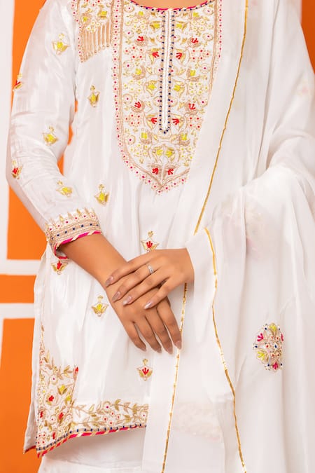 Shop Yuvraani Jaipur Ivory Silk, Organza, Shantoon Embroidery Round Neck Kurta Sharara Set Shop_Yuvraani Jaipur_Ivory Silk, Organza, Shantoon Embroidery Round Neck Kurta Sharara Set