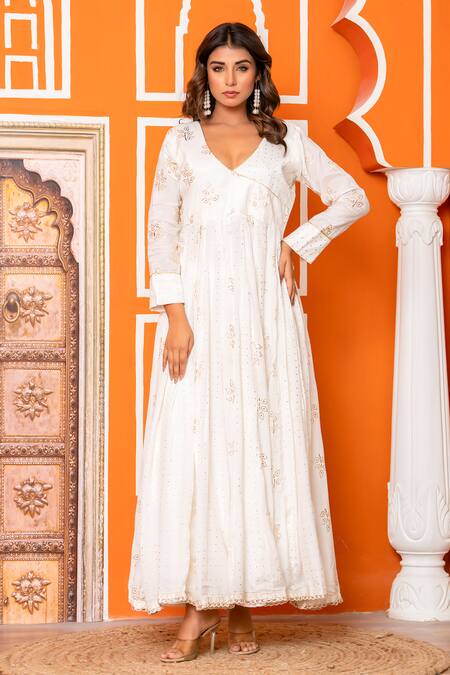 Shop_Yuvraani Jaipur_Ivory Muslin, Shantoon, Chinon, Chiffon Embroidery V-neck Anarkali Set 