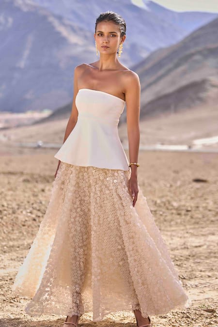 Dash And Dot Ivory Polyester Sequins 3d Floral Lehenga 