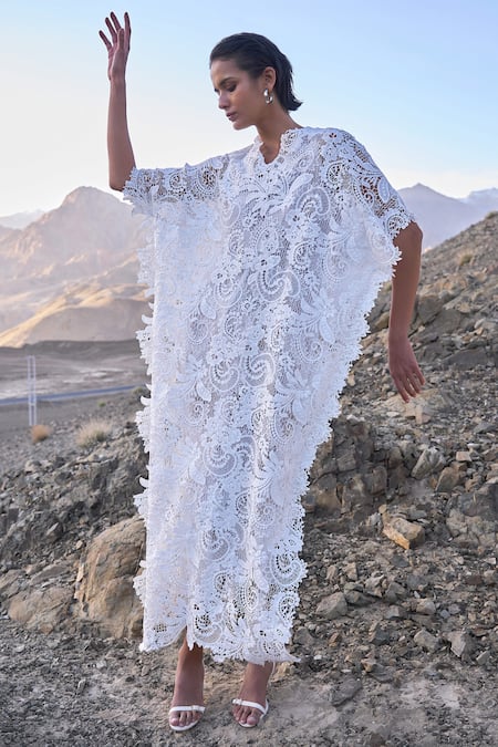 Buy_Dash And Dot_White Polyester Round Neck Lace Kaftan Dress 